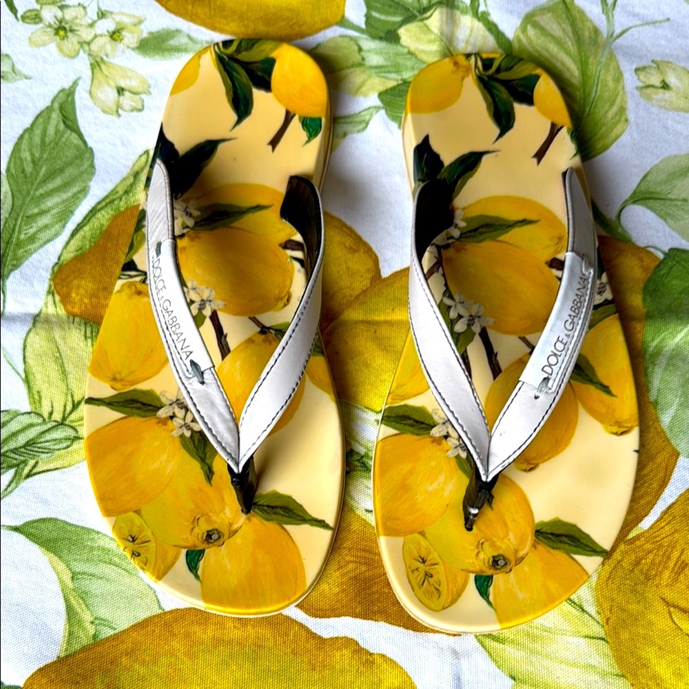 Dolce & Gabbana Lemon Print flip flops Size: 41